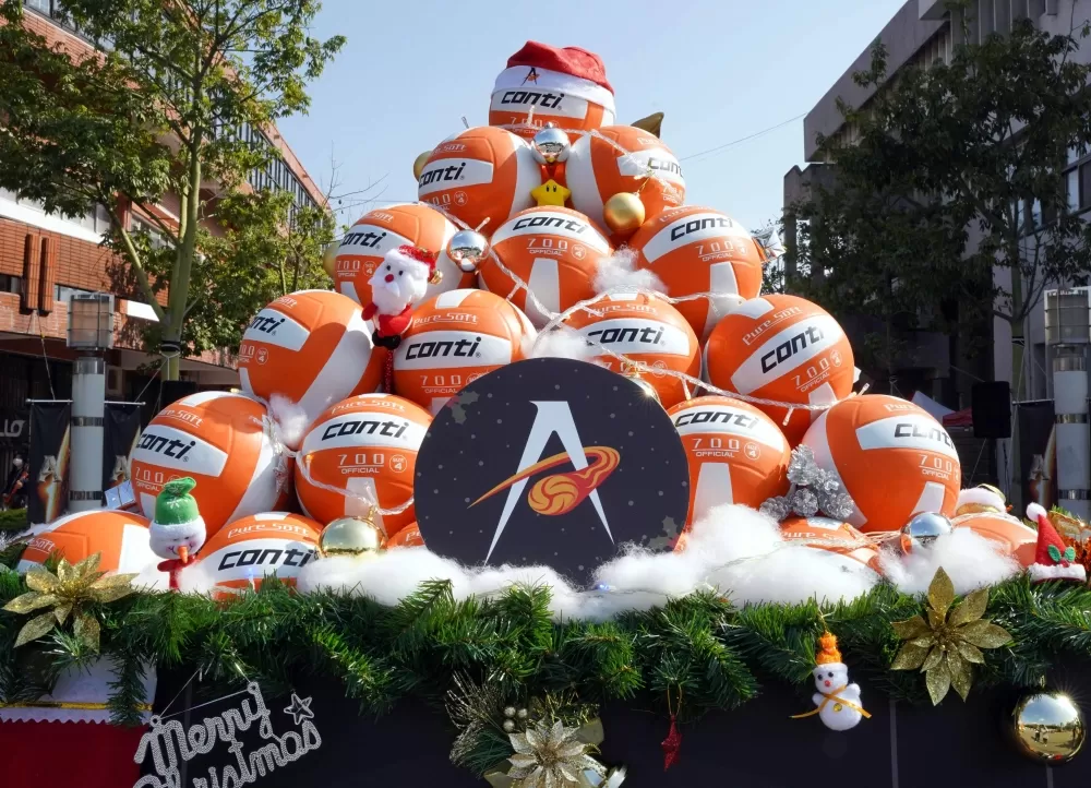 公益義賣100顆排球全完售。