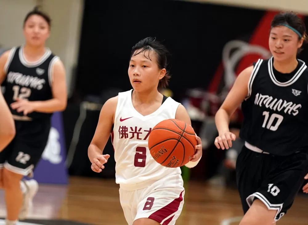 佛光大學梁瑜玲16分。