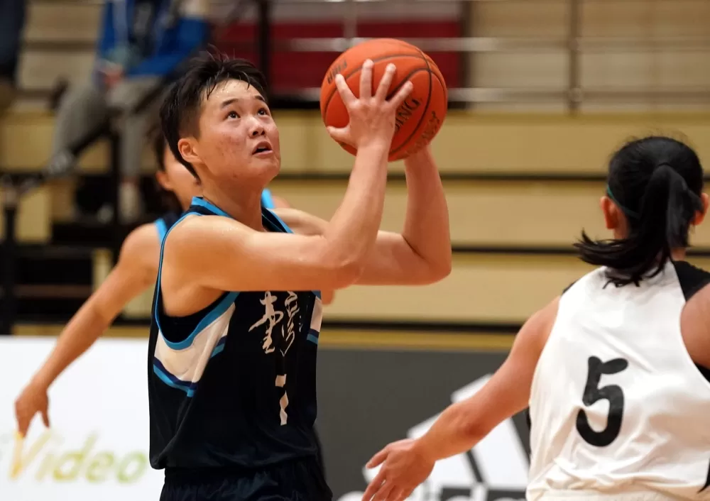 臺灣大學吳瑋茹UBA生涯新高30分(外帶12籃板)。