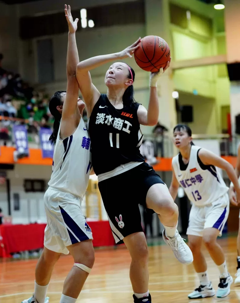 淡商鎮隊「雙塔」趙云楓20分、7籃板。