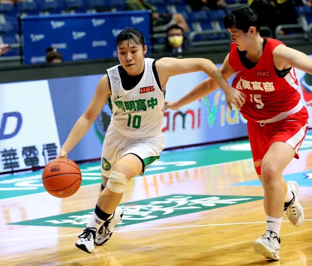 陽明施佩儀先發24分10秒,10投中8的八成高命中率攻下個人新高16 分。大會提供。下同。