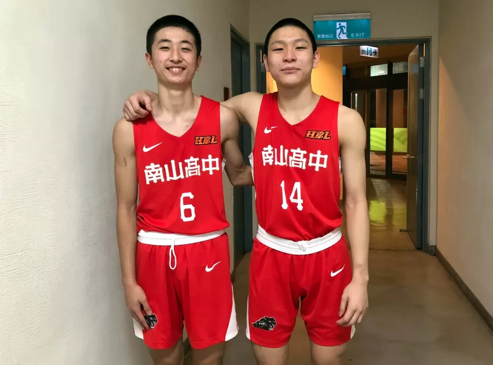 南山主打星「流沙包」淺中琉加（左）、「小籠包」莊政隆，菜鳥哥倆好 。。大會提供。下同。