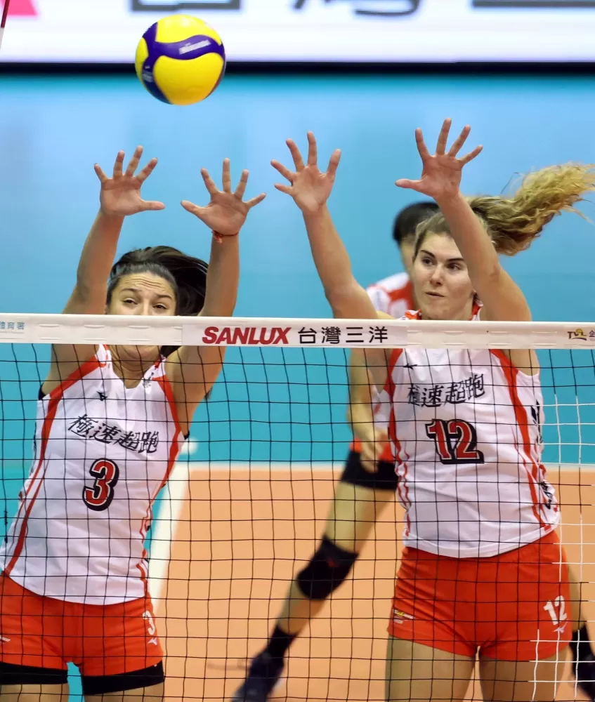 極速超跑下半季首勝到手。