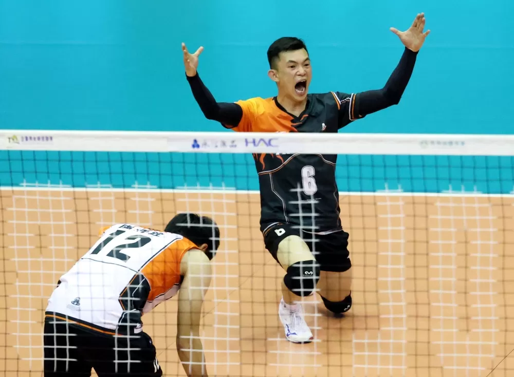 太陽神簡偉倫超嗨。