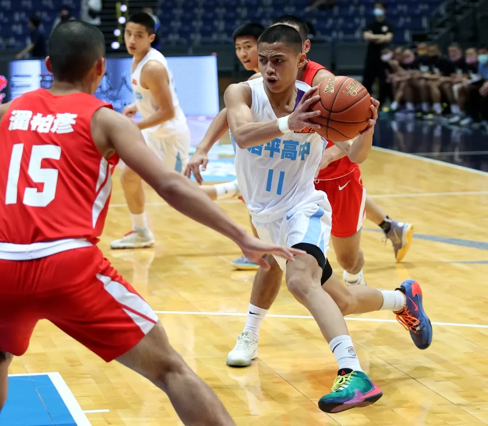 治平楊皓祥6投中3拿15分、6籃板、7助攻、4抄截。