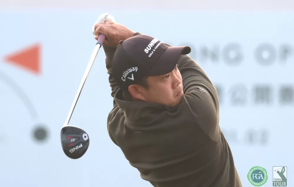 前兩回合李玠柏132桿(-10)暫列第一(鍾豐榮攝影)。下同。