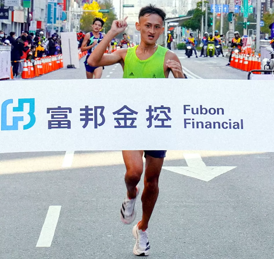 2021台北馬半程馬拉松男子組冠軍國體大李立軍達標世大運。台北馬大會提供。