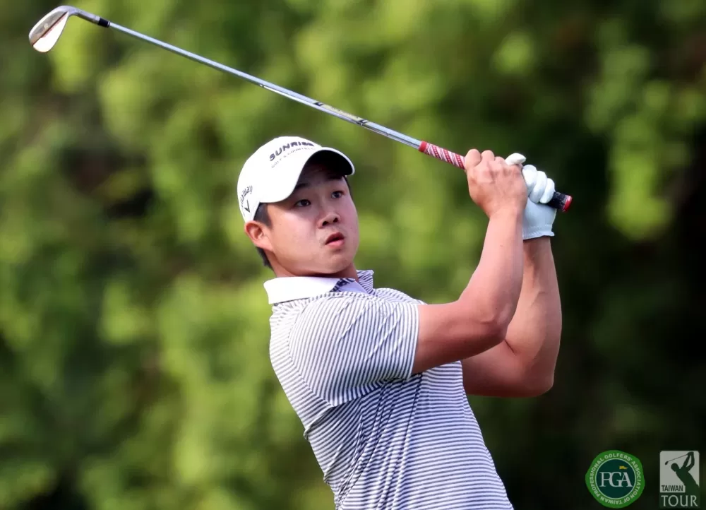 第三回合李玠柏打出70桿以(-11)持續領先群雄。(鍾豐榮攝影)。下同。