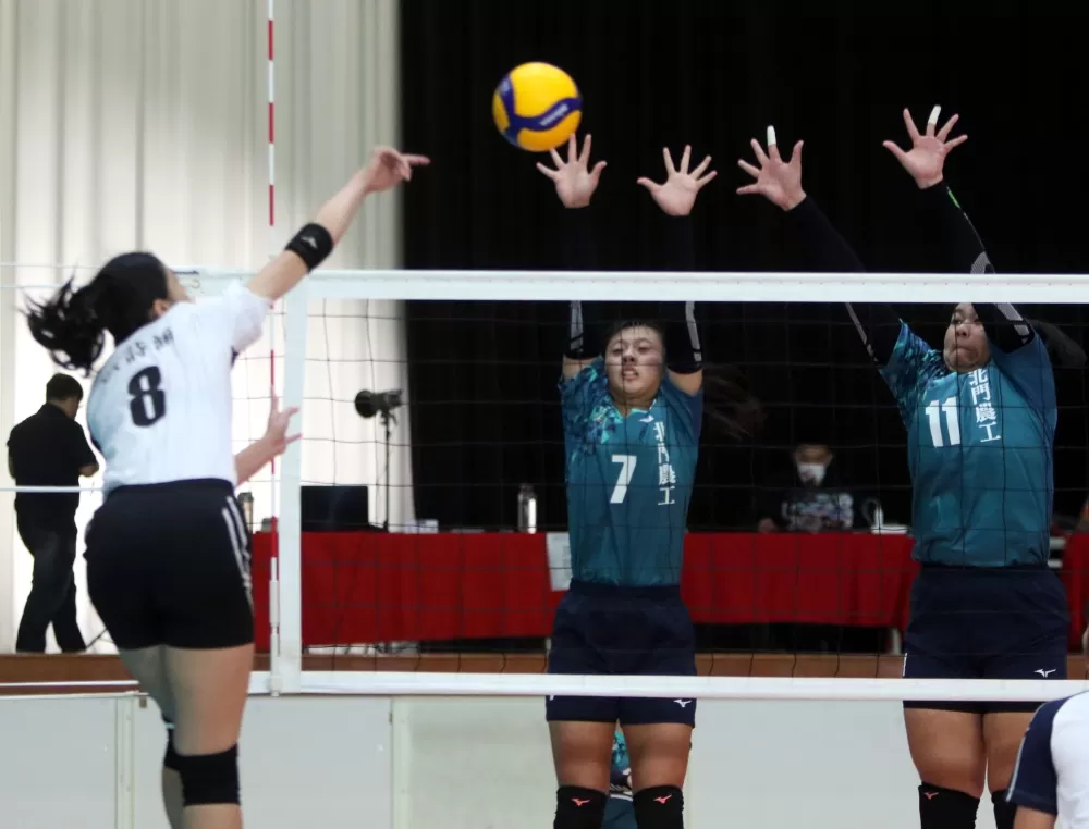 186的王嬿慈(11號)是今年HVL女子組第一長人。林嘉欣/攝影。