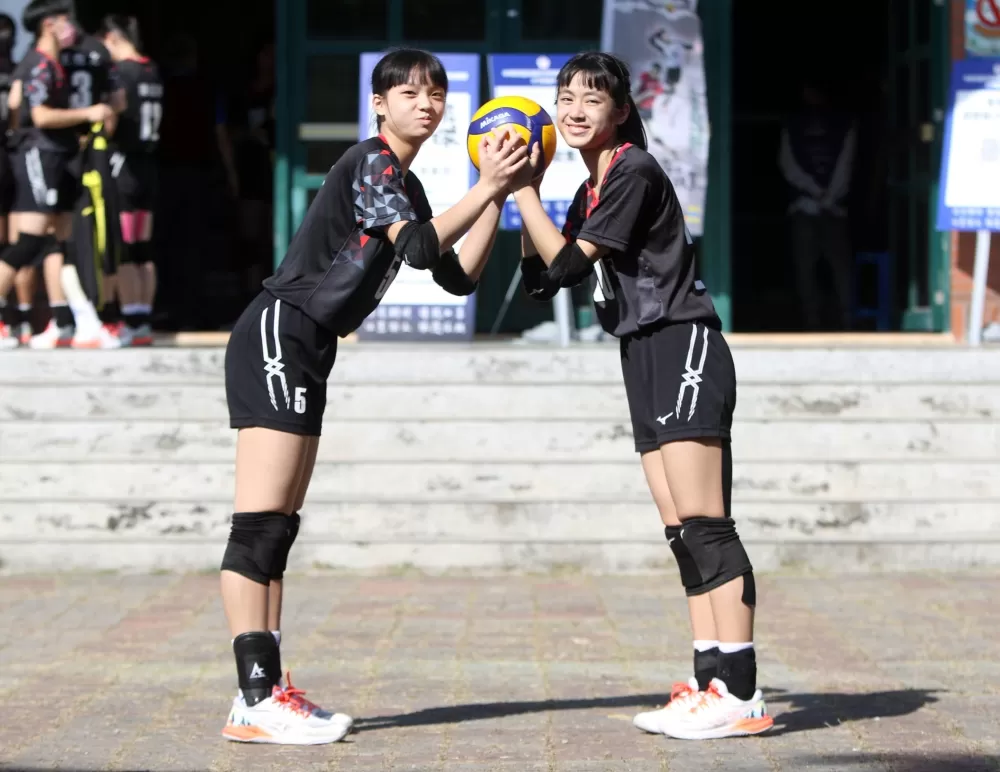 李思依(左)和陳羽嫺。林嘉欣/攝影。