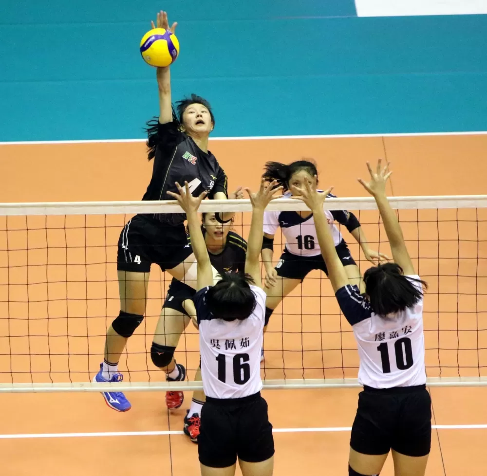 東山高中鄭伊玲攻擊。林嘉欣/攝影 。