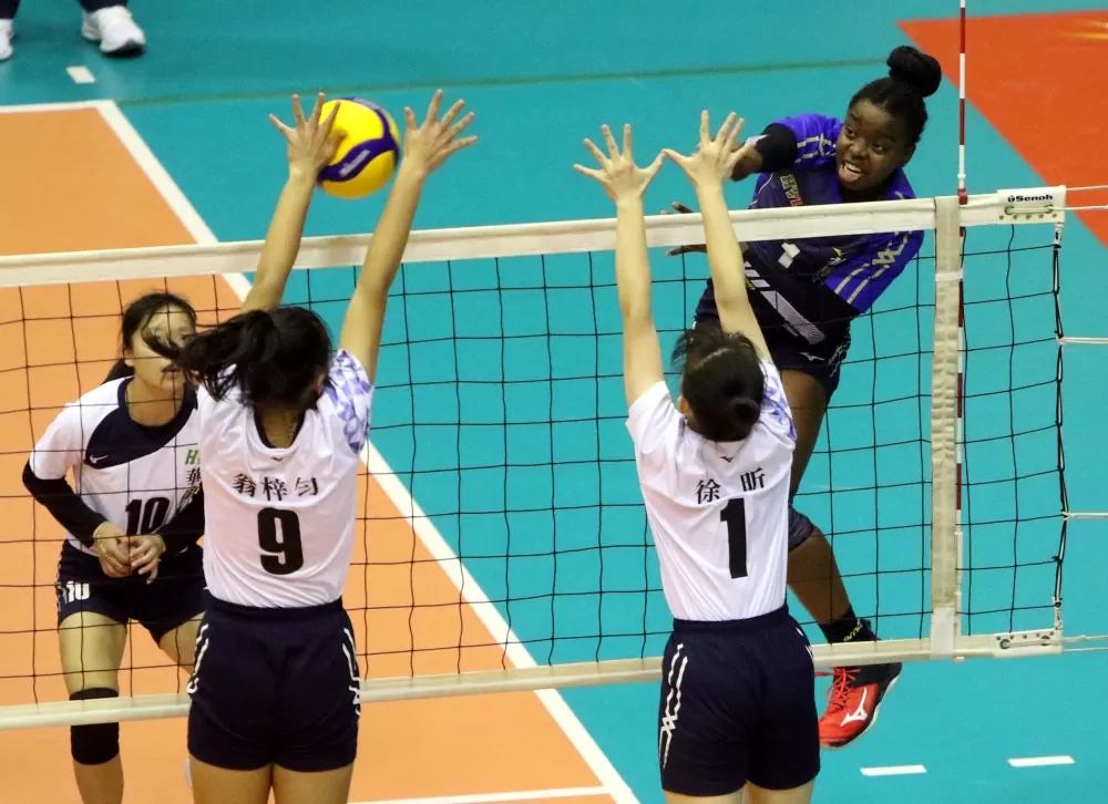 華僑高中李貝兒攻擊。林嘉欣/攝影。