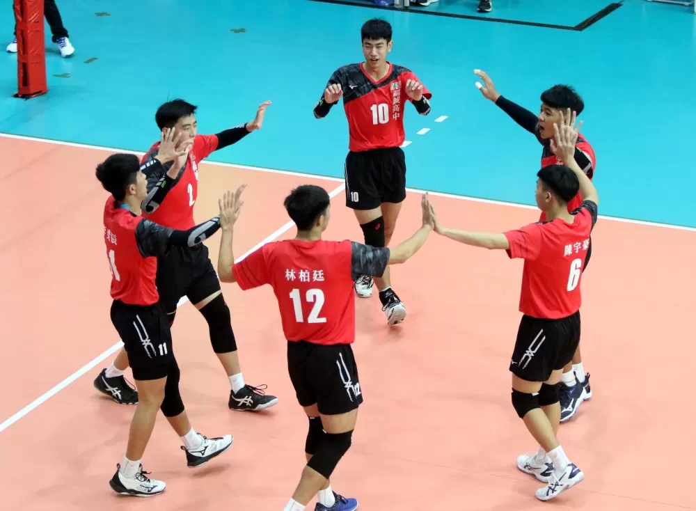 福誠高中男排隊黃謙榮(10號)。林嘉欣/攝影。