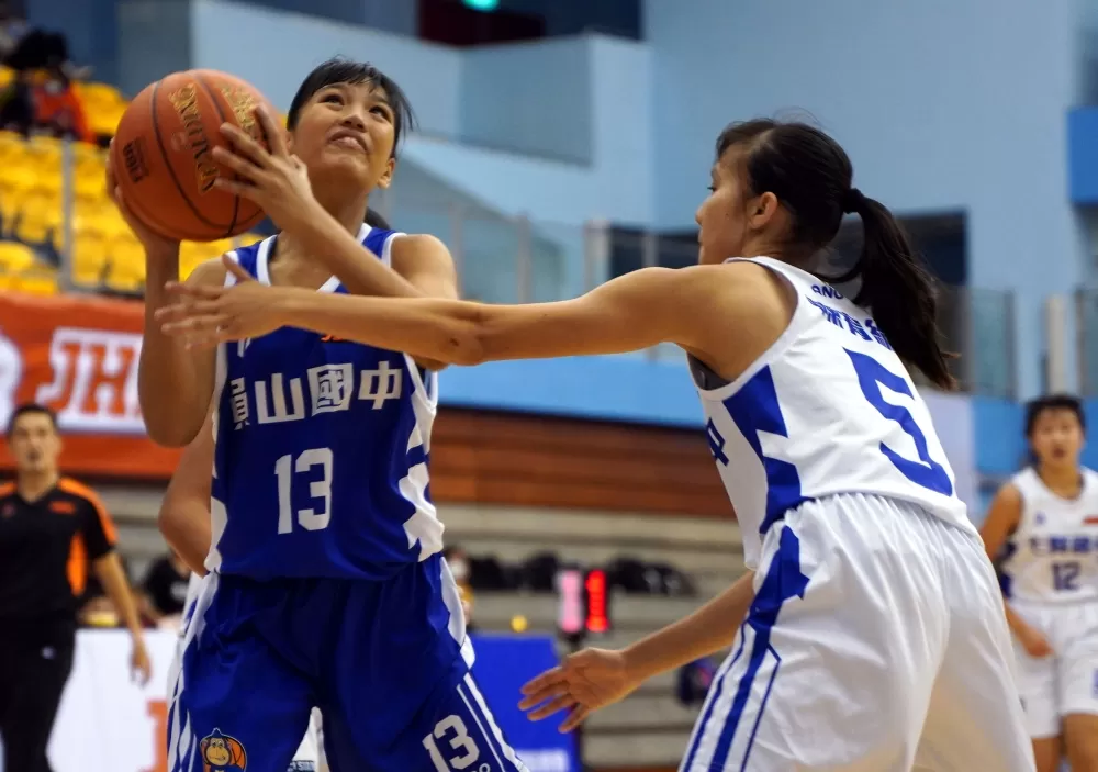 員山賴秀玉拿14分。