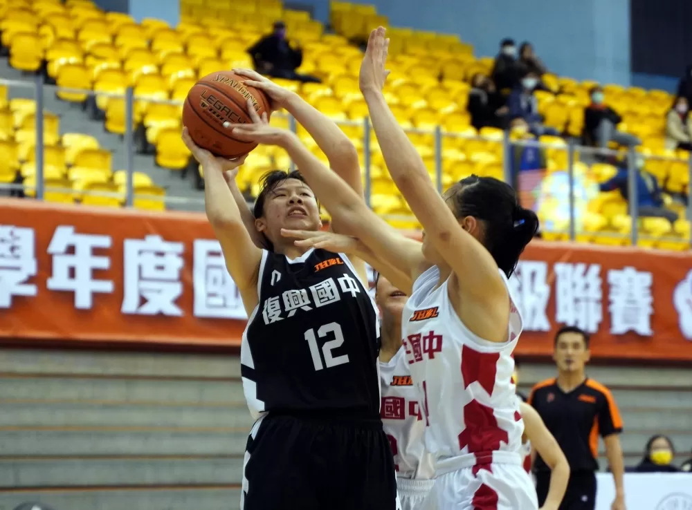 復興吳之寧13分、11籃板「雙十」，