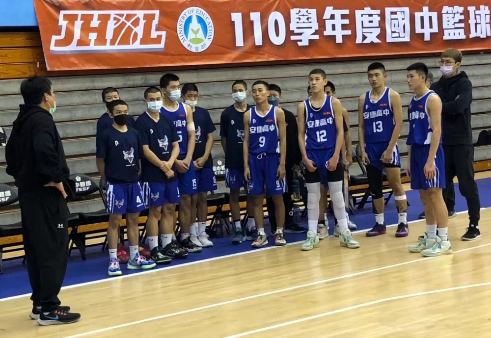 安康教練馬澤閎叫停，以招牌的高分貝嗓門發飆。