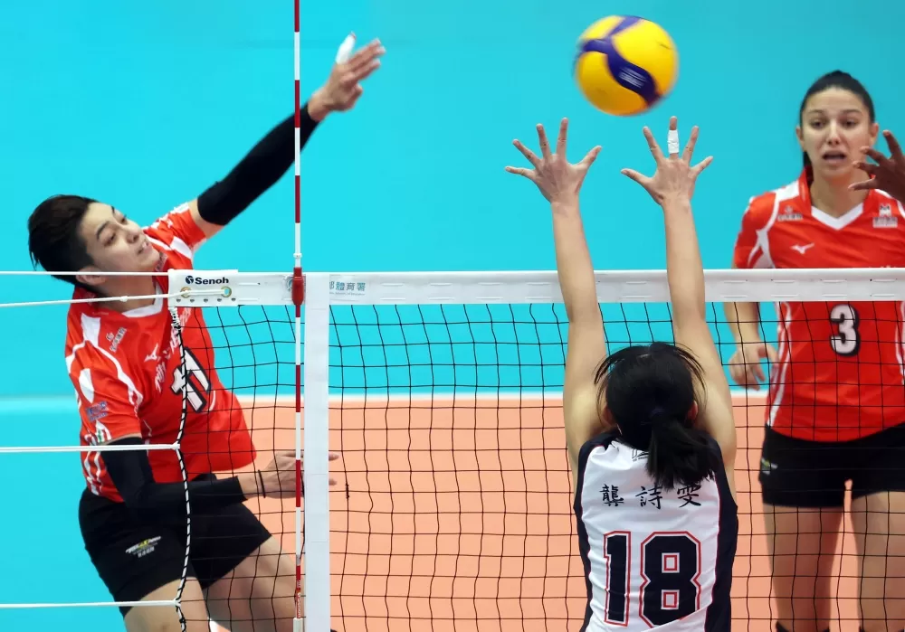 極速超跑「阿非」攻擊。