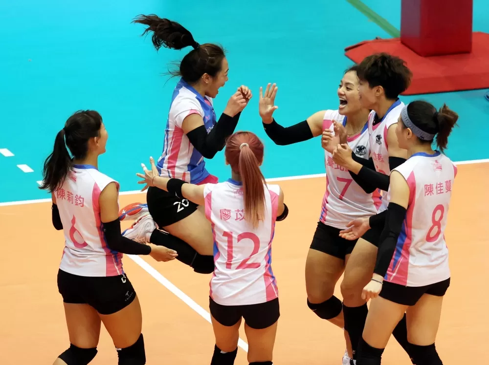 臺北鯨華打出好球後超嗨。