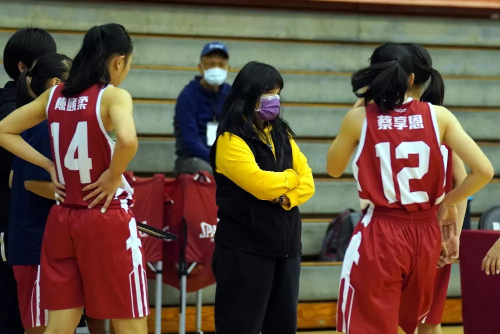 懷生隊史二度無緣八強，教練何素青恨鐵不成鋼。