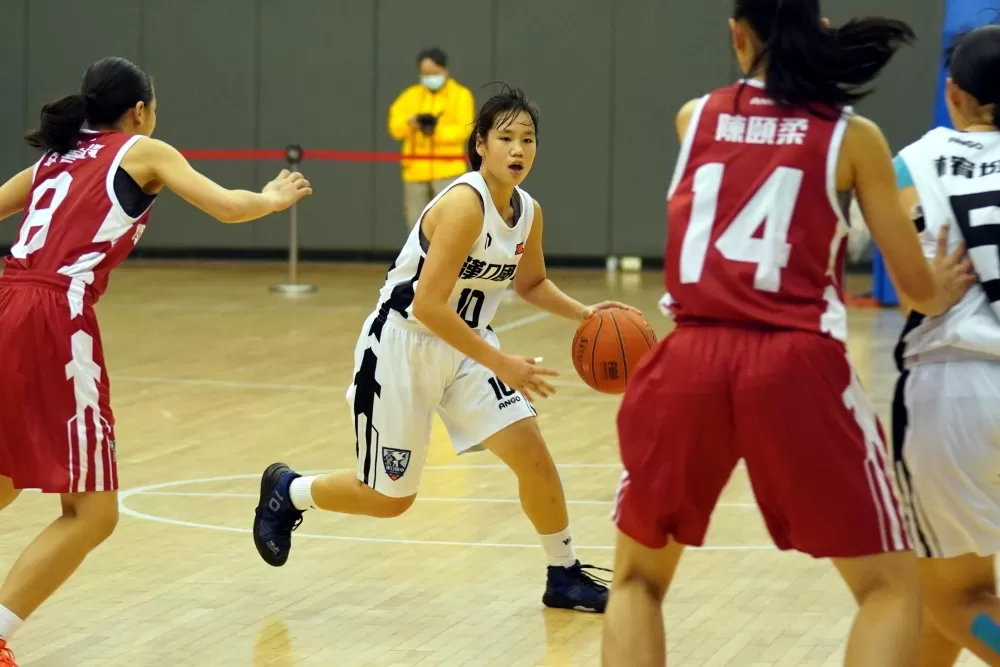 漢口「一姊」隊長徐子芮16分、8籃板、6助攻、9抄截「準大三元」。大會提供。下同。