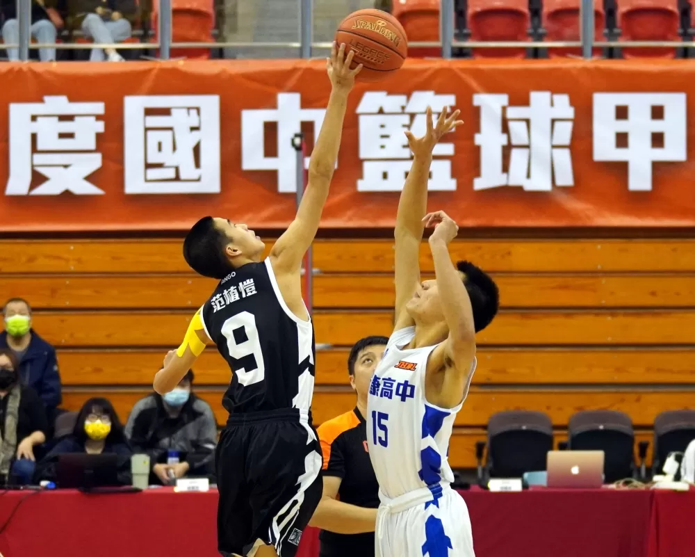 國風范植愷出手封阻。