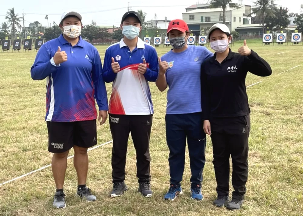 杭州亞運女子複合弓國手黃逸柔(左起)、陳怡瑄、陳麗如和王律勻。陳麗如/提供。