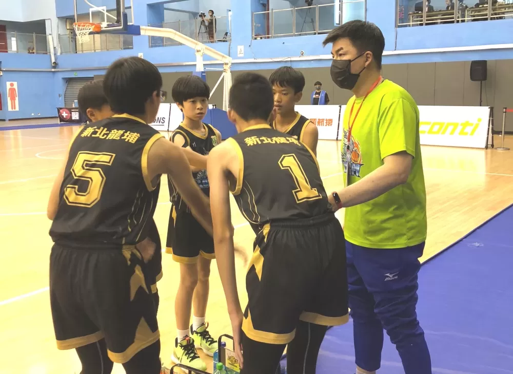 龍埔教練胡大元指揮作戰。