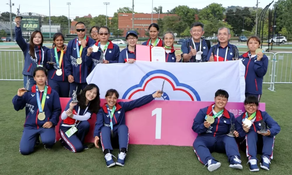 中華女子拔河隊連七場直落二寫五連霸。