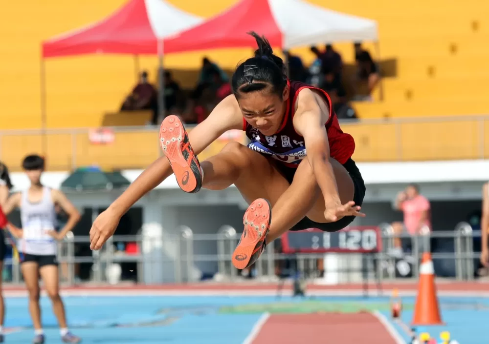 國女跳遠決賽，南市佳里國中游千霈5.44(-0.5)破大會。林嘉欣／攝影。