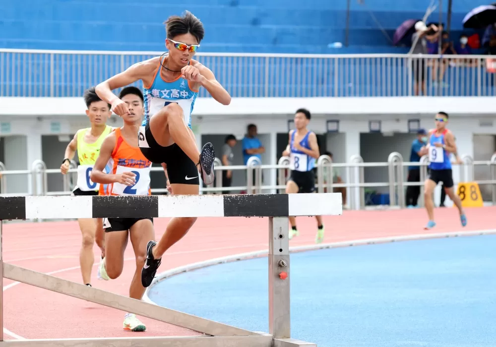 高男3000公尺障礙賽。林嘉欣／攝影。