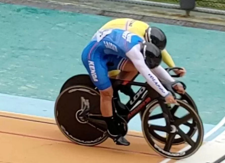 康世峰以些微之差勝出稱王。