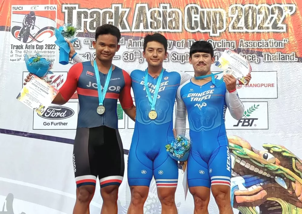 康世峰(中)、蕭世鑫(右)再度攜手,在菁英男子組爭先賽金包銅。