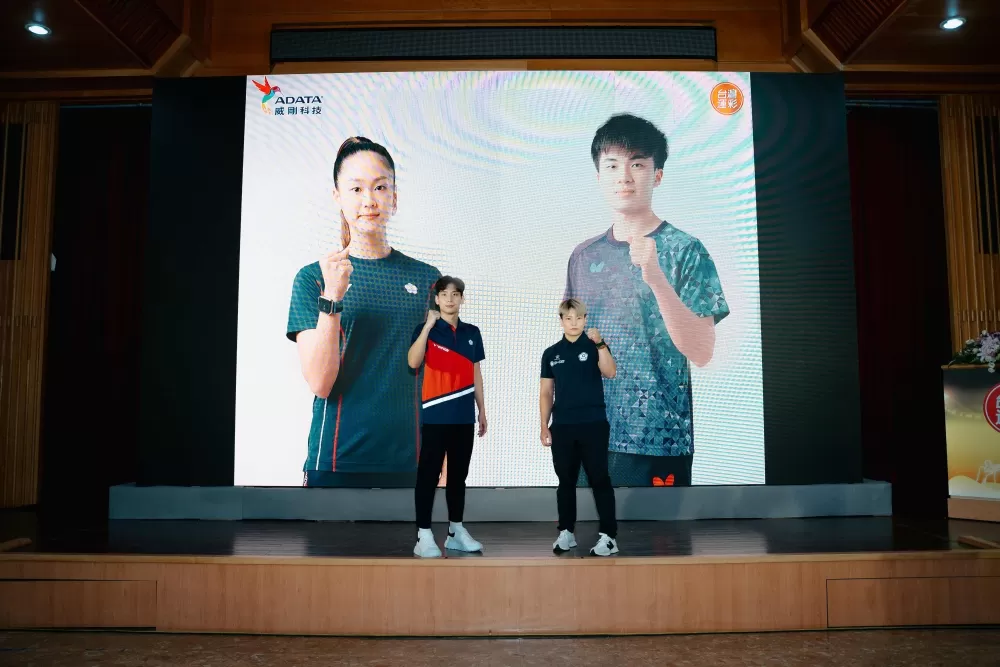 選手王冠閎、陳玟卉、文姿云、林昀儒一起挺體育。（台灣運彩提供）