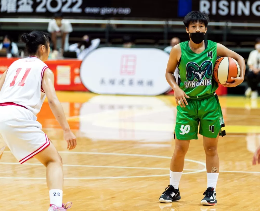 陽明後衛江子柔指揮若定。