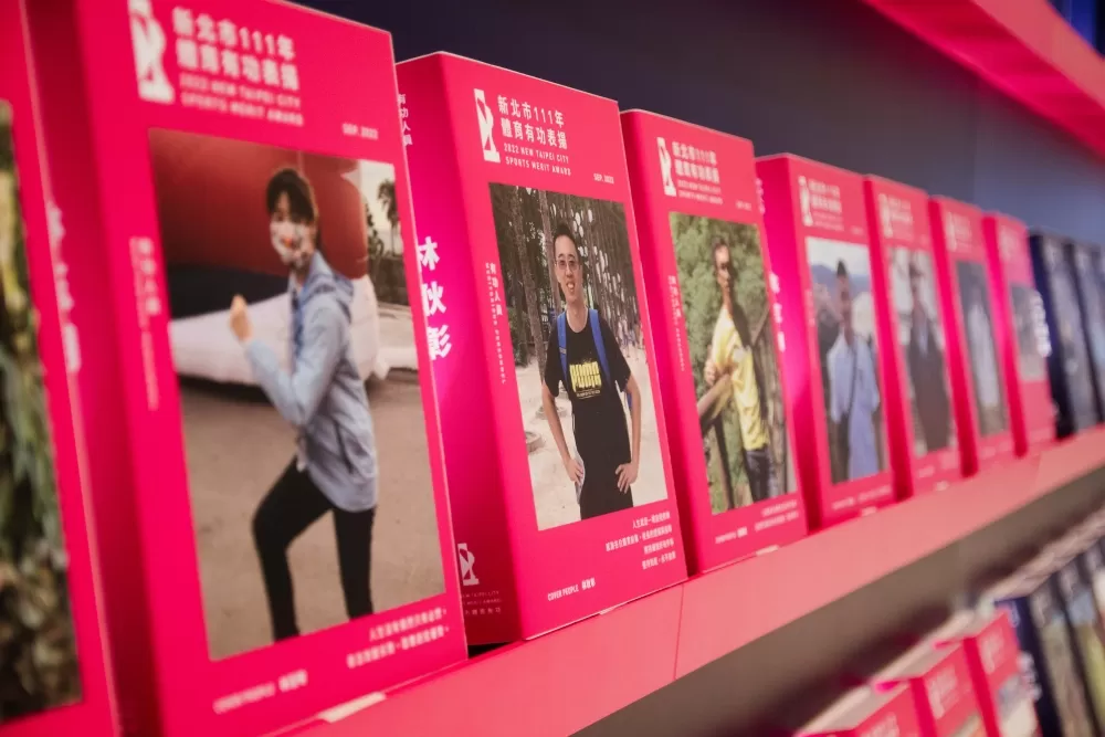 每位獲獎者都有獨一無二的藏書展示作品。