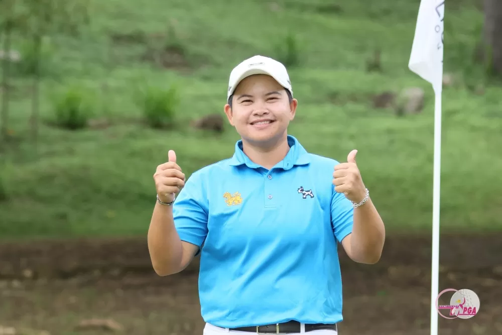 泰國選手帕查拉朱達(PATCHARAJUTAR KONGKRAPHAN)首回合打出8鳥無柏忌的精彩成績，領先群雌。