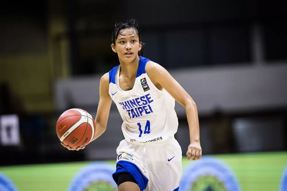 中華隊米靖恩運球推進。