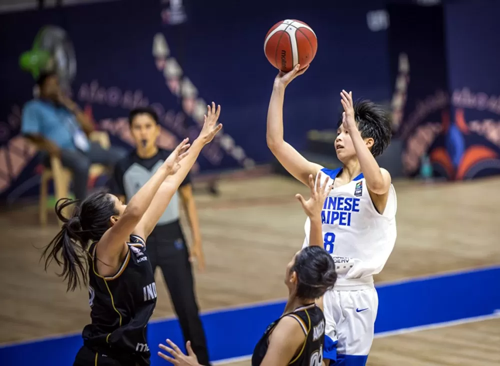 中華隊韓汛騎馬射箭。