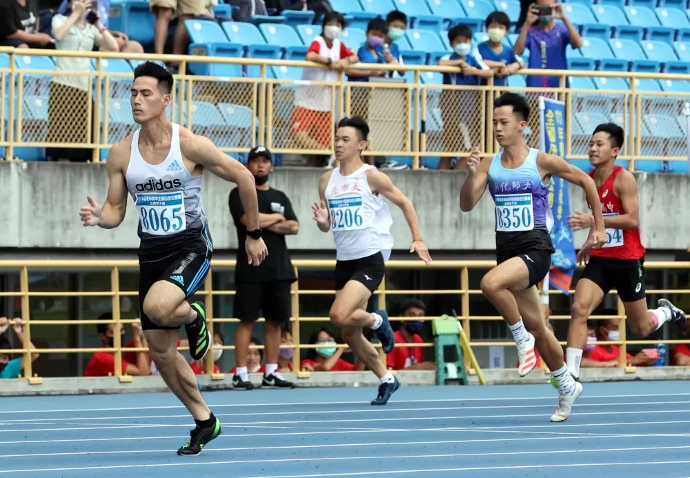 adidas楊俊瀚(前）10.41破大會排第一。林嘉欣／攝影。