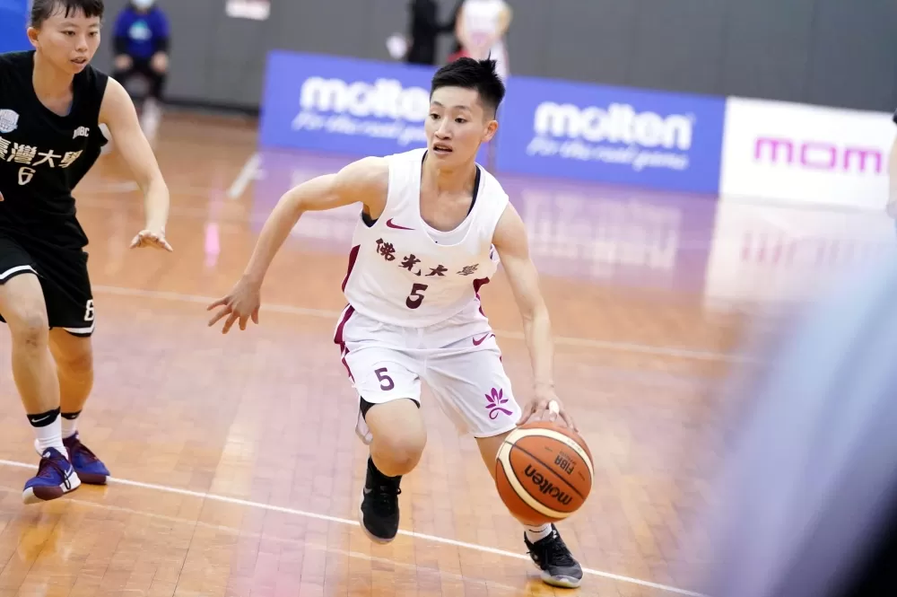 陳孟欣著佛光「5」戰袍107學年UBA大一菜鳥就領軍封后、個人膺選冠軍賽MVP、新人后、助攻后3獎，史上唯一。