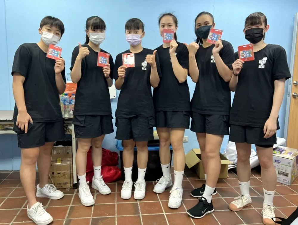 台科「精兵六俠」葉致彤（左起）、李若瑋、陳佳妤、艾郁婕、王禹雯、呂佳諺。