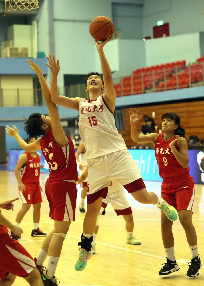 文化186中鋒趙云楓生涯新高36分、19籃板近乎「40、20」頂級表現。