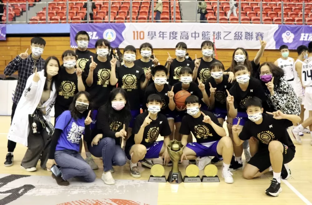 竹商連霸大合照。