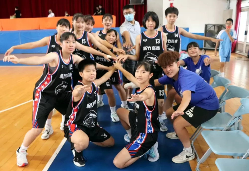 竹商封后也展青春活力。