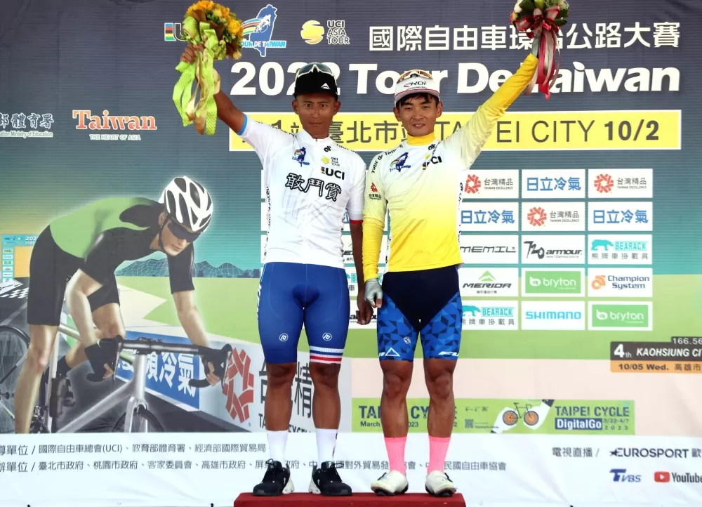 馮俊凱（左）榮膺敢鬥賞。