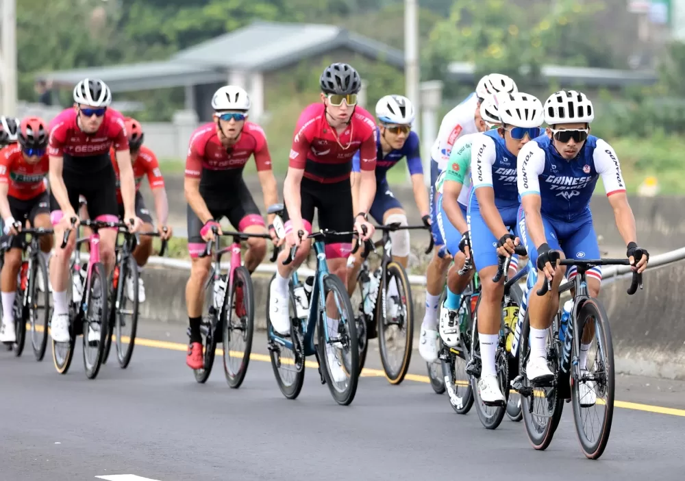 中華隊努力拼搏。