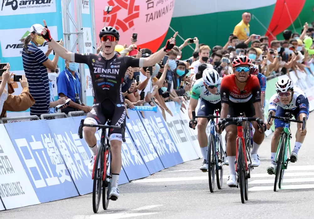 第四站冠軍日本右京車隊克雷德雷蒙。