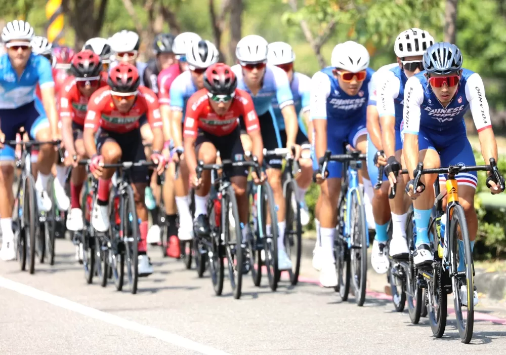 中華隊杜志濠（前起）、李廷威。