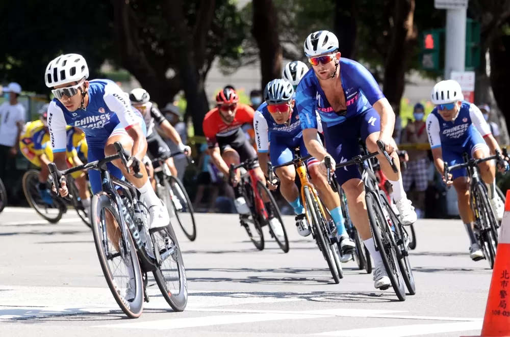 盧紹軒（前）拼勁十足。林嘉欣／攝影。