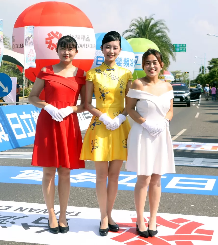環台賽禮儀小組余珮綺（左起）、周宛真和邵亭嘉。林嘉欣／攝影。